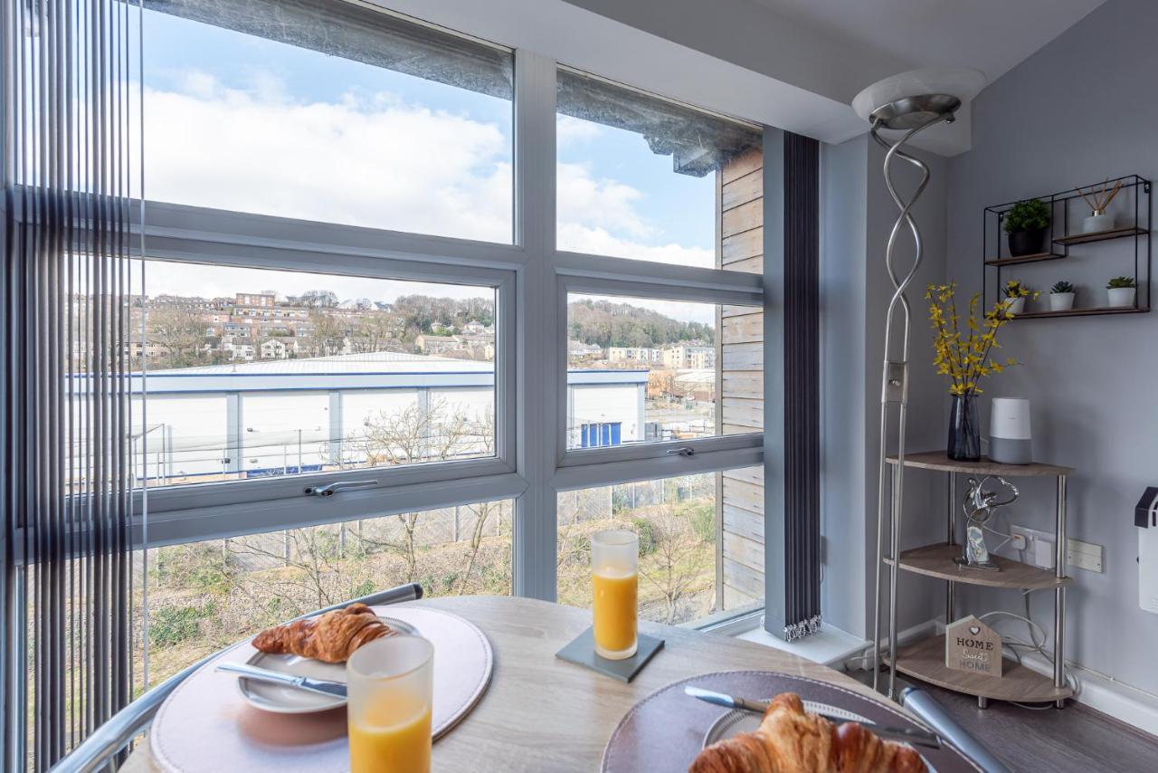 Riverside Balcony Apartment With Parking Just Minutes To Saltaire Shipley (West Yorkshire) Dış mekan fotoğraf