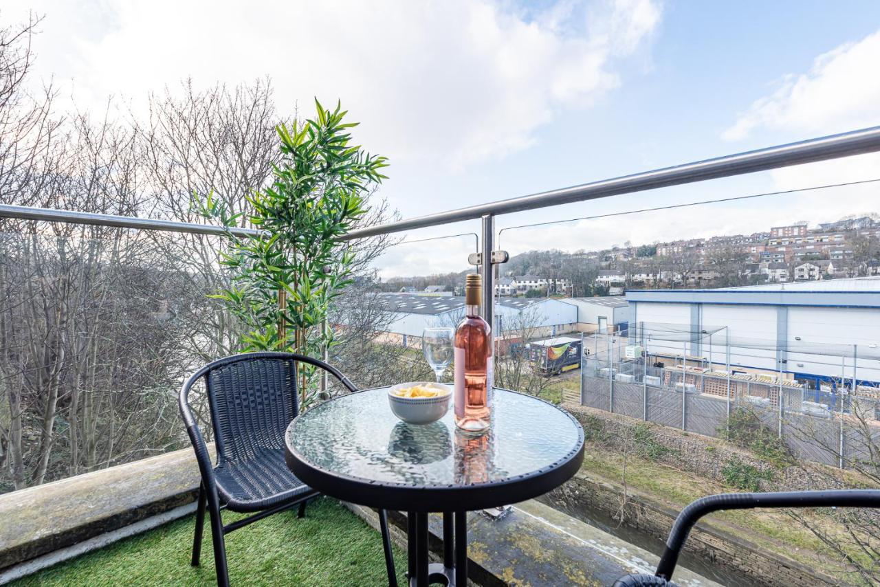 Riverside Balcony Apartment With Parking Just Minutes To Saltaire Shipley (West Yorkshire) Dış mekan fotoğraf